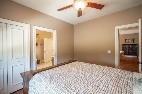 HILLS AND CHILLS home image 23