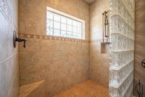 HILLS AND CHILLS home image 24