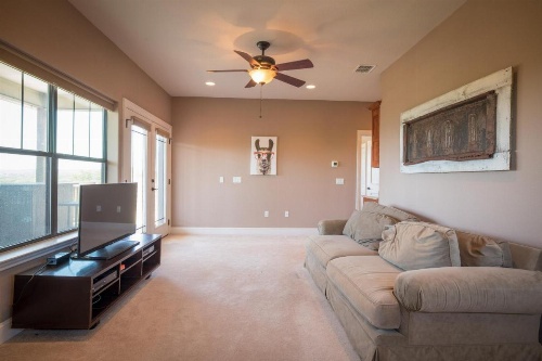 HILLS AND CHILLS home image 26