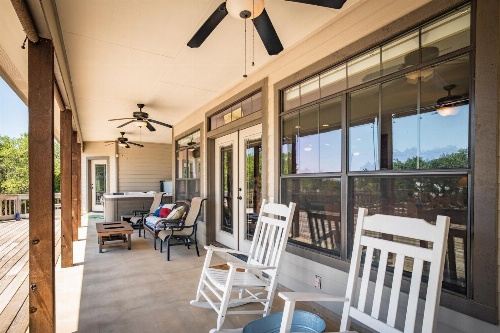 HILLS AND CHILLS home image 4